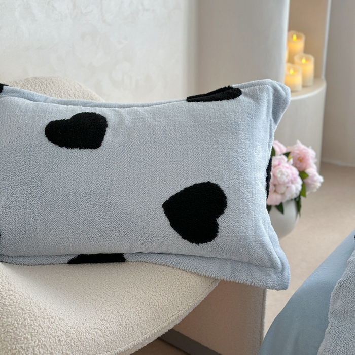 91家纺网 家纺一手货源 找家纺 萝莉家纺 2024新款加厚舒舒绒提花舒棉绒牛奶绒系列四件套 黑爱心蓝