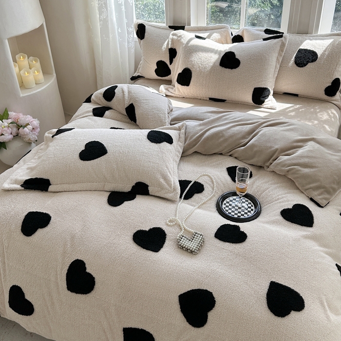 91家纺网 家纺一手货源 找家纺 萝莉家纺 2024新款加厚舒舒绒提花舒棉绒牛奶绒系列四件套 黑爱心奶咖