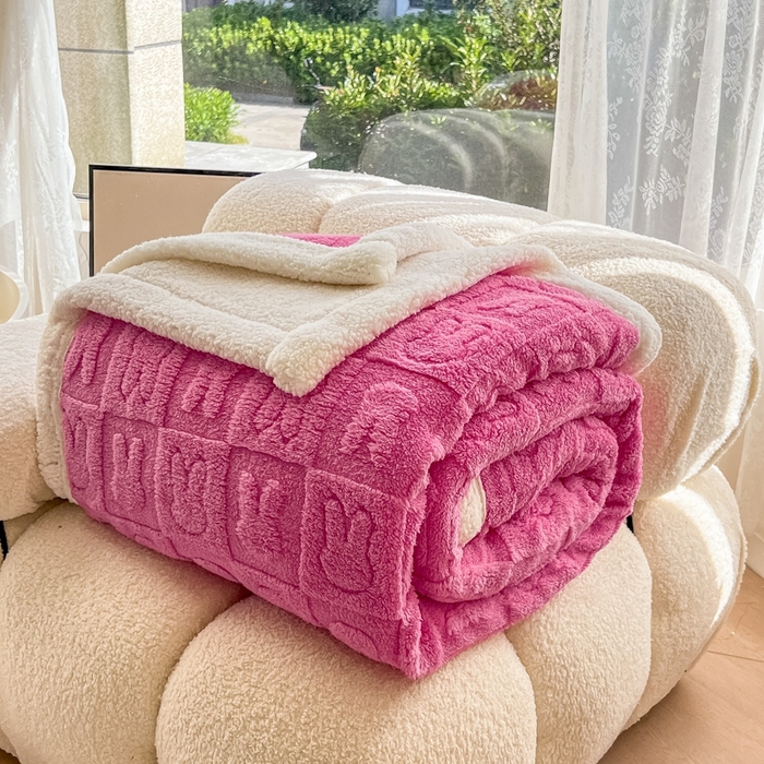 91家纺网 家纺一手货源 找家纺 呗旺鹿 2024新款多巴胺高克重塔芙绒毛毯毯子盖毯 果酱兔