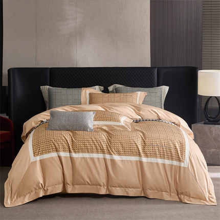 91家纺网 家纺一手货源 找家纺 名品优仓 2024新款高支高密长绒棉数码印花加刺绣拼角款四件套-克鲁亚 克鲁亚-奶茶色