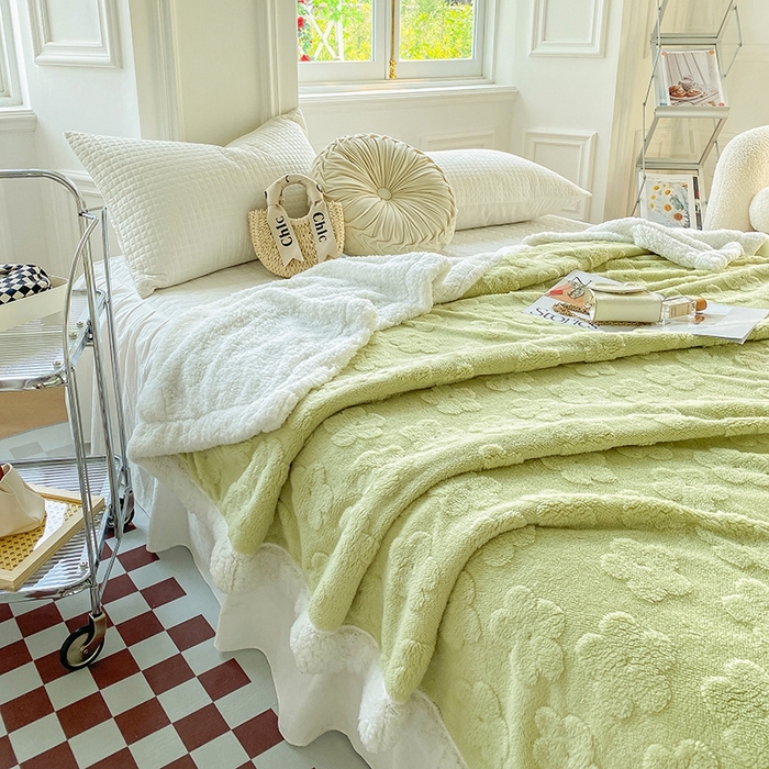 91家纺网 家纺一手货源 找家纺 呗旺鹿 2024新款多巴胺高克重塔芙绒毛毯毯子盖毯 浅浅花漾-绿