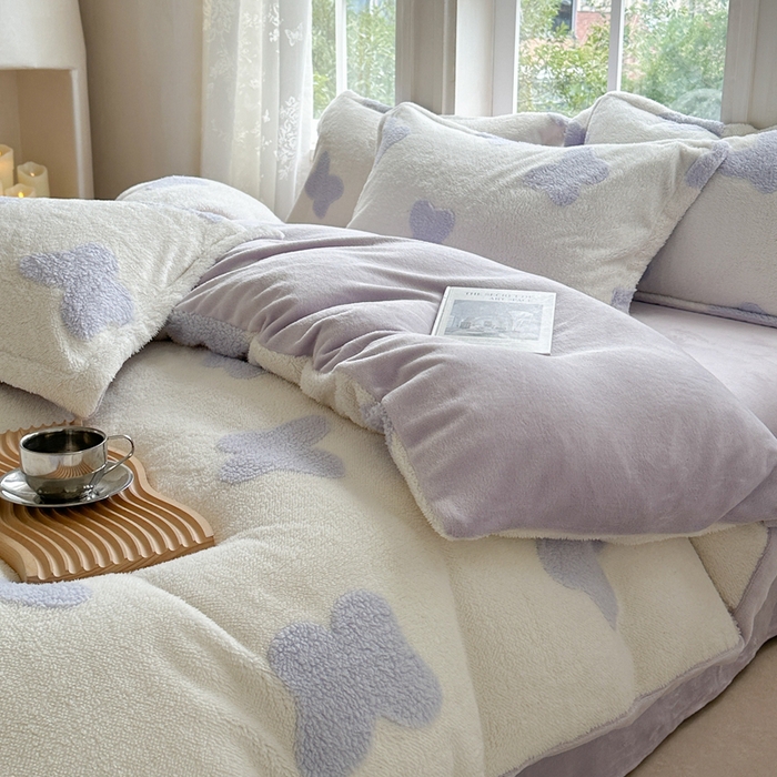 91家纺网 家纺一手货源 找家纺 萝莉家纺 2024新款加厚舒舒绒提花舒棉绒牛奶绒系列四件套 蝴蝴浅紫