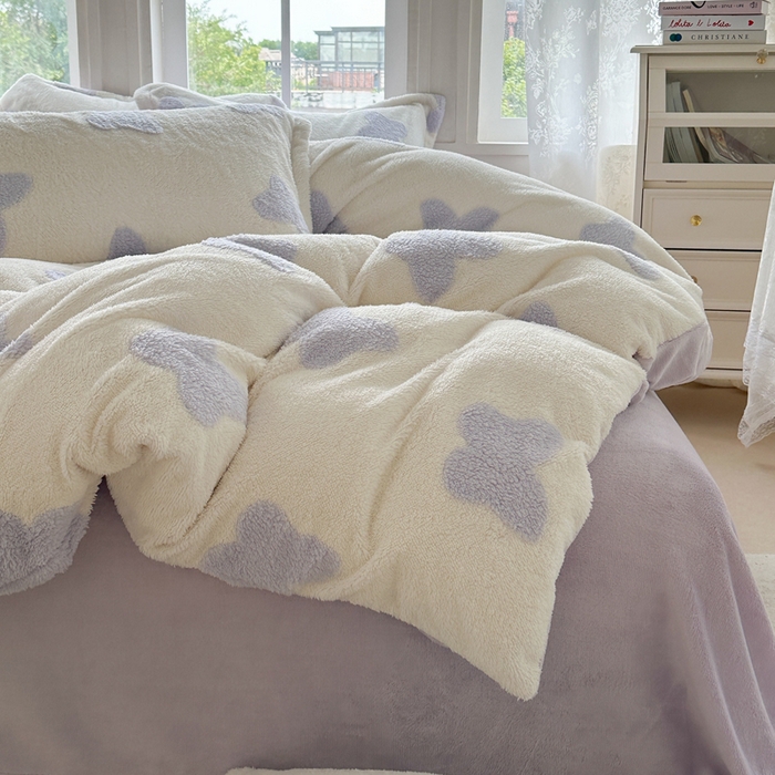 91家纺网 家纺一手货源 找家纺 萝莉家纺 2024新款加厚舒舒绒提花舒棉绒牛奶绒系列四件套 蝴蝴浅紫