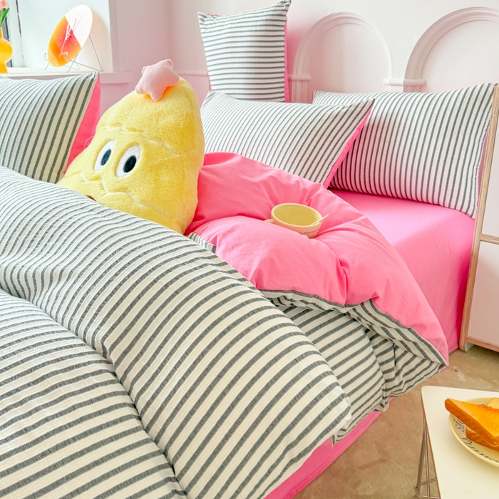 91家纺网 家纺一手货源 找家纺 千朵 2024新款色织提花水洗棉四件套 灰红