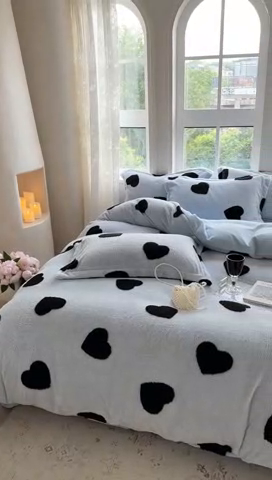91家纺网 家纺一手货源 找家纺 萝莉家纺 2024新款加厚舒舒绒提花舒棉绒牛奶绒系列四件套 黑爱心蓝
