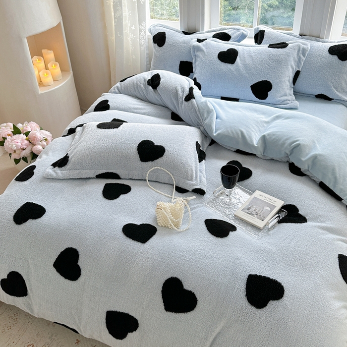 91家纺网 家纺一手货源 找家纺 萝莉家纺 2024新款加厚舒舒绒提花舒棉绒牛奶绒系列四件套 黑爱心蓝