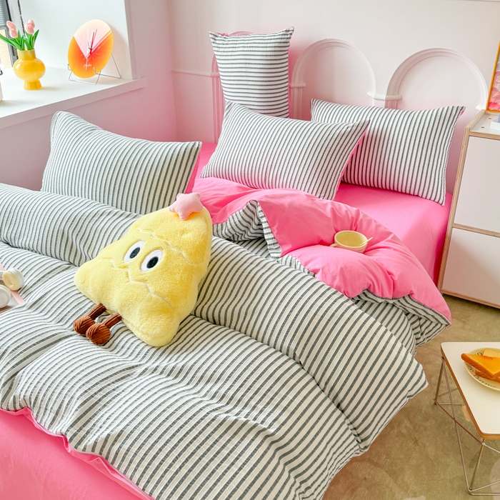 91家纺网 家纺一手货源 找家纺 千朵 2024新款色织提花水洗棉四件套 灰红