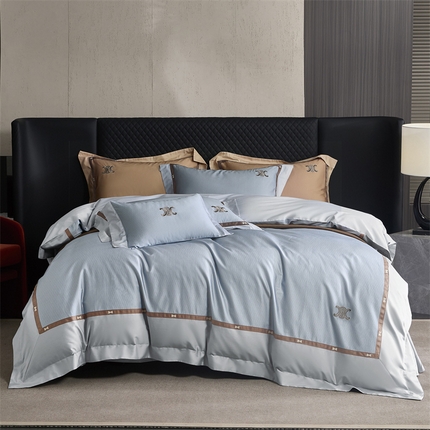 91家纺网 家纺一手货源 找家纺 名品优仓 2024新款高支高密长绒棉数码印花加织带刺绣拼角款四件套-斯琳娜 斯琳娜-水波蓝