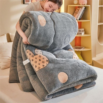 91家纺网 家纺一手货源 找家纺 爱微坊2024新款雪花绒羊羔绒双面绒冬被子被芯比心兔