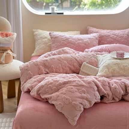 91家纺网 家纺一手货源 找家纺 （总）2024新款INS风立体剪花舒棉绒四件套-云朵花