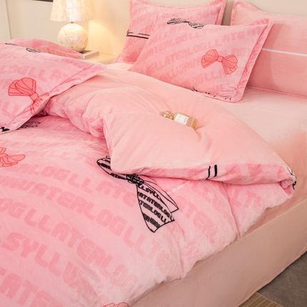 91家纺网 家纺一手货源 找家纺 （总）念家居 2025新款压线款高克重牛奶绒四件套