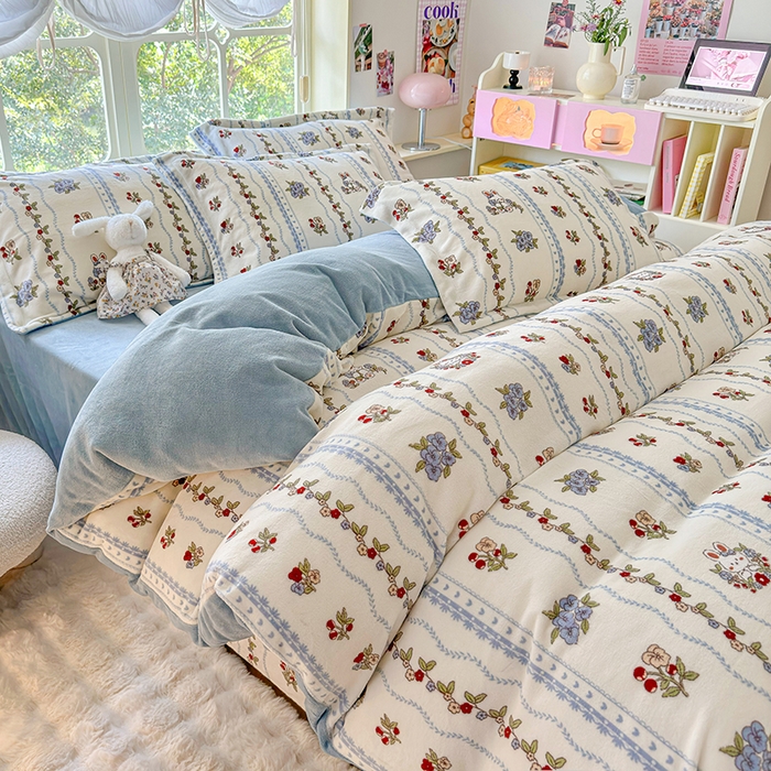 91家纺网 家纺一手货源 找家纺 呗旺鹿 2024新款高克重印花牛奶绒四件套 花间兔