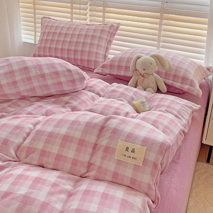 91家纺网 家纺一手货源 找家纺 （总）简一 2025新款牛奶绒无印风ins风方格系列-四件套