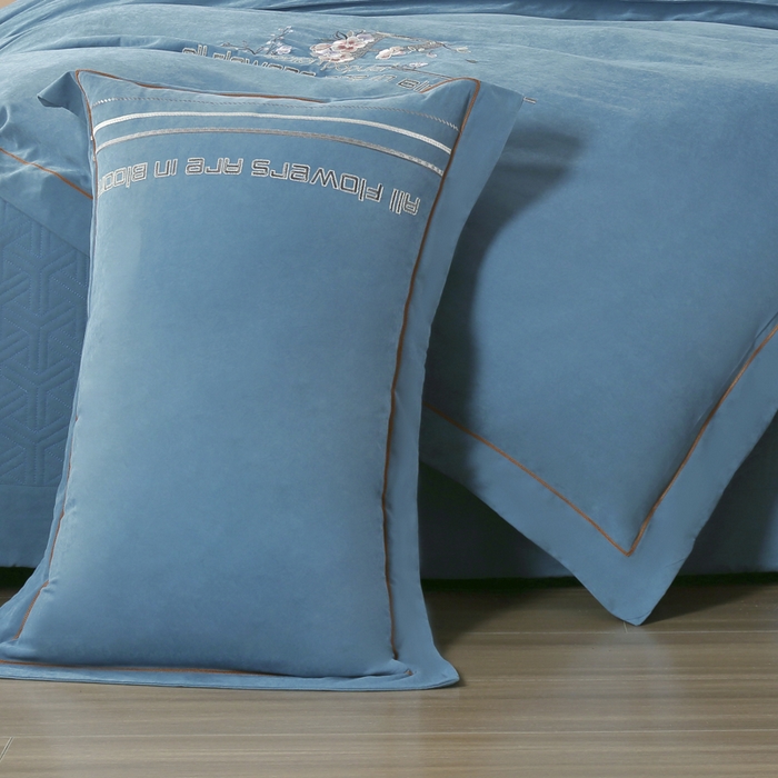 91家纺网 家纺一手货源 找家纺 OL家纺 2024新款磨毛暖绒床盖夹棉四件套刺绣轻奢风 海洋蓝