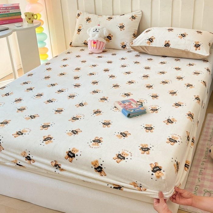 91家纺网 家纺一手货源 找家纺  星座家纺 2025新款小清新牛奶绒单床笠 快乐小熊