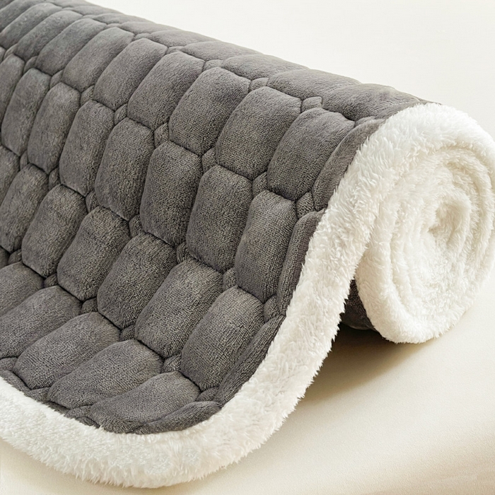 91家纺网 家纺一手货源 找家纺 眠势力 2025新款牛奶绒床垫保暖床褥子夹棉加厚秋冬季印花床护垫 高冷灰