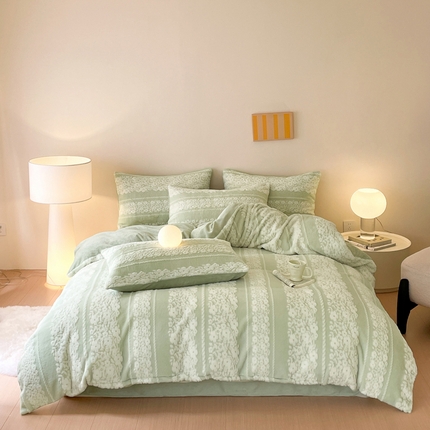 金爱家 2024新品全消光A类纯色獭兔毛绒立体牛奶绒兔毛雕花350克四件套 兔毛百合花绿色