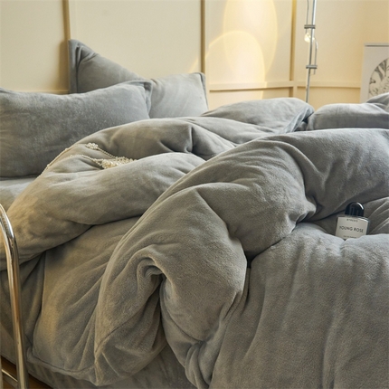 91家纺网 家纺一手货源 找家纺 （总）兰紫橙家纺 2025新款加厚保暖纯色双拼牛奶绒四件套