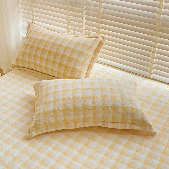 91家纺网 家纺一手货源 找家纺 简一 2024新款牛奶绒无印风ins风方格系列-单枕套 无印风方格方格-浅黄