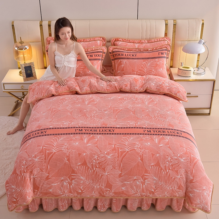 91家纺网 家纺一手货源 找家纺 曼尼家纺2025高克重直播印花床裙款法莱绒金貂珊瑚绒牛奶绒四件套 暖暖时光