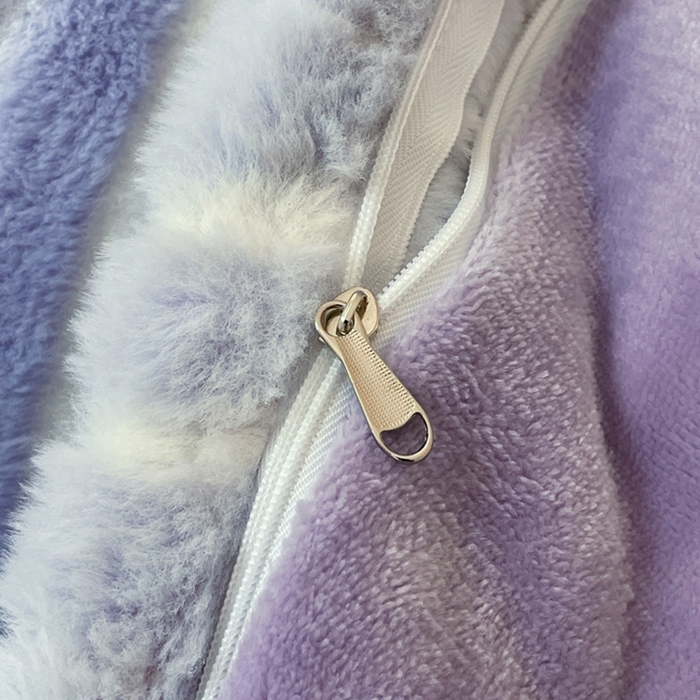 91家纺网 家纺一手货源 找家纺 金爱家 2024新品全消光A类纯色獭兔毛绒立体牛奶绒兔毛雕花350克四件套 兔毛时空紫色