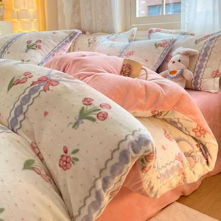 91家纺网 家纺一手货源 找家纺 （总）2024新款高克重牛奶绒四件套-自然光