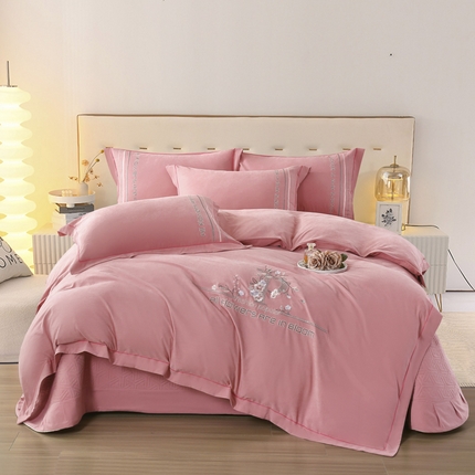 91家纺网 家纺一手货源 找家纺 OL家纺 2024新款磨毛暖绒床盖夹棉四件套刺绣轻奢风 西瓜粉