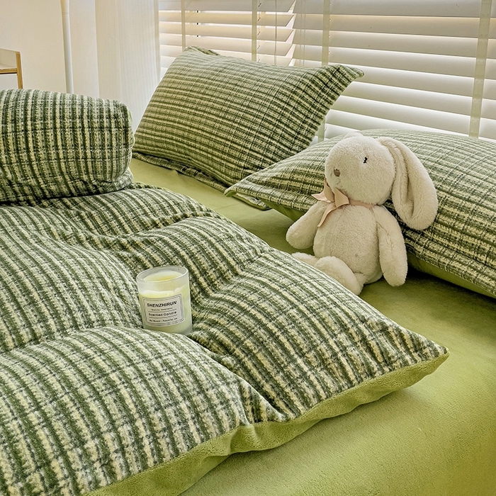 91家纺网 家纺一手货源 找家纺 简一 2025新款牛奶绒无印风ins风方格系列-四件套 小香风荆棘-深绿