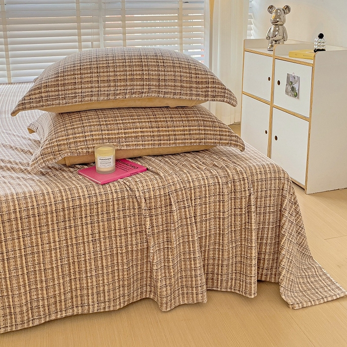 91家纺网 家纺一手货源 找家纺 简一 2024新款牛奶绒无印风ins风方格系列-单枕套 小香风荆棘-浅咖