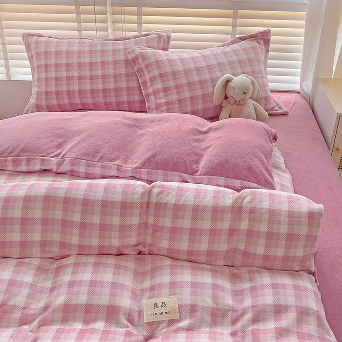 91家纺网 家纺一手货源 找家纺 （总）简一 2025新款牛奶绒无印风ins风方格系列-四件套