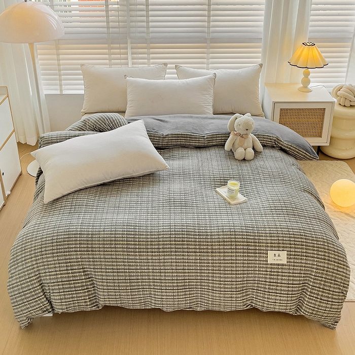 91家纺网 家纺一手货源 找家纺 简一 2025新款牛奶绒无印风ins风方格系列-四件套 小香风荆棘-浅灰