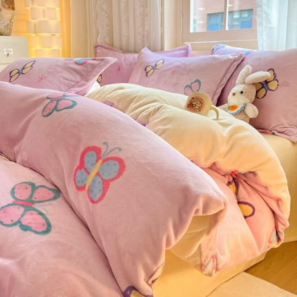 91家纺网 家纺一手货源 找家纺 （总）2024新款高克重牛奶绒四件套-自然光