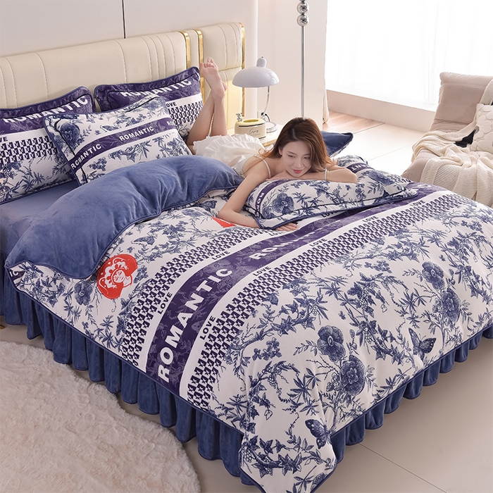 91家纺网 家纺一手货源 找家纺 曼尼家纺2025高克重直播印花床裙款法莱绒金貂珊瑚绒牛奶绒四件套 霸王茶姬