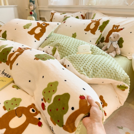 91家纺网 家纺一手货源 找家纺 （总）悦织语 2025秋冬新品200克加厚A面印花牛奶绒+B面牛奶绒豆豆四件套