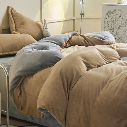 91家纺网 家纺一手货源 找家纺 （总）兰紫橙家纺 2025新款加厚保暖纯色双拼牛奶绒四件套