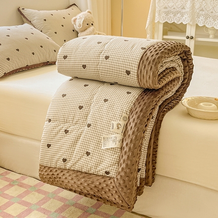 91家纺网 家纺一手货源 找家纺 梦依依 2025新款全棉豆豆绒大豆被 守护爱心