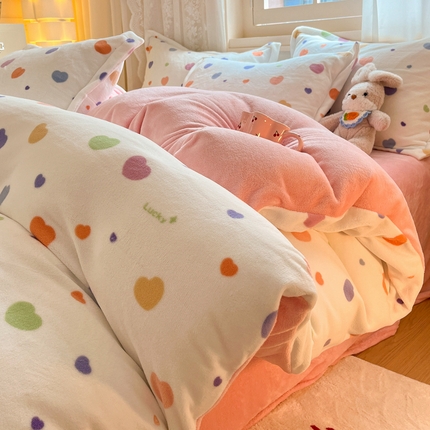 91家纺网 家纺一手货源 找家纺 （总）2024新款高克重牛奶绒四件套-自然光