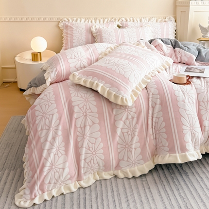 91家纺网 家纺一手货源 找家纺 KA家纺 2025冬季新款雕花牛奶绒四件套-太阳花系列 太阳花粉