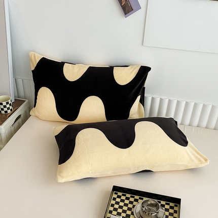 丽涵家纺 2024秋冬新品牛奶绒印花千鸟格单品枕套 波浪纹