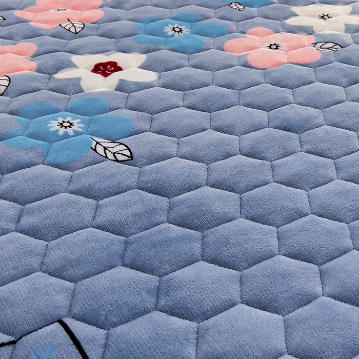 91家纺网 家纺一手货源 找家纺 情煊家纺 2024新款保暖牛奶绒夹棉床笠-花边款 绚丽人生-花边款