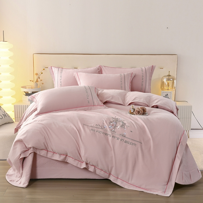91家纺网 家纺一手货源 找家纺 OL家纺 2024新款磨毛暖绒床盖夹棉四件套刺绣轻奢风 樱花粉