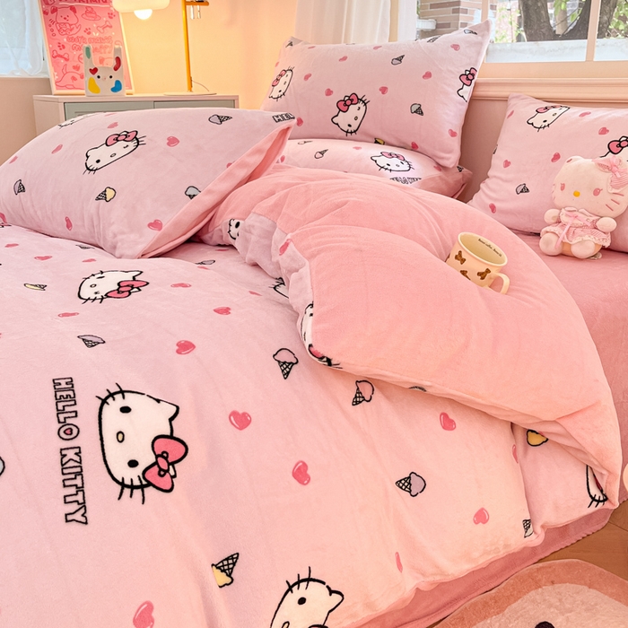91家纺网 家纺一手货源 找家纺 桃子家居 2024新款三丽鸥卡通加厚高克重200克牛奶绒系列四件套 绒三丽鸥-粉心甜筒kitty