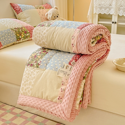 91家纺网 家纺一手货源 找家纺 梦依依 2025新款全棉豆豆绒大豆被 百花格