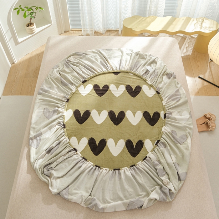 91家纺网 家纺一手货源 找家纺 2025新款200g加厚超柔牛奶绒印花保暖床笠 浪漫满屋