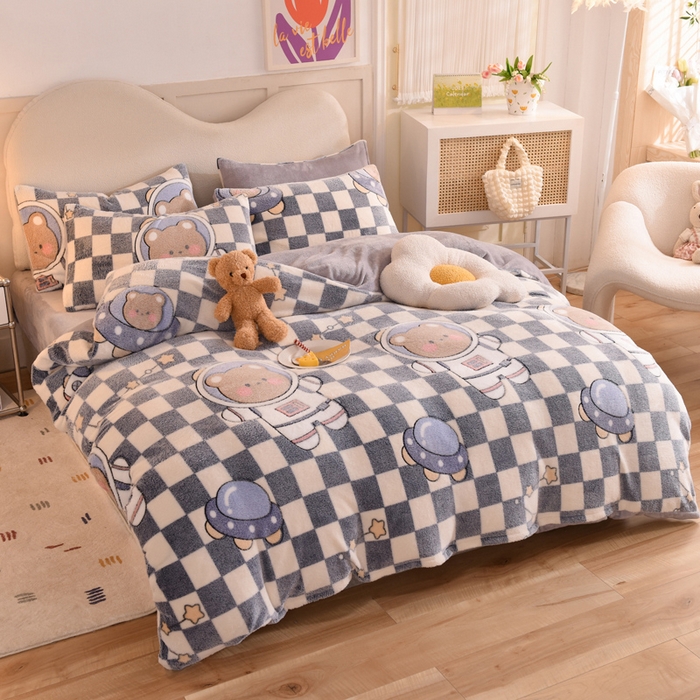 91家纺网 家纺一手货源 找家纺 慕梵家居 2024新款雪花绒卡通四件套 太空熊