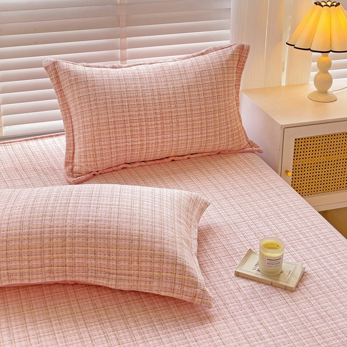 91家纺网 家纺一手货源 找家纺 简一 2024新款牛奶绒无印风ins风方格系列-单枕套 小香风荆棘-浅粉