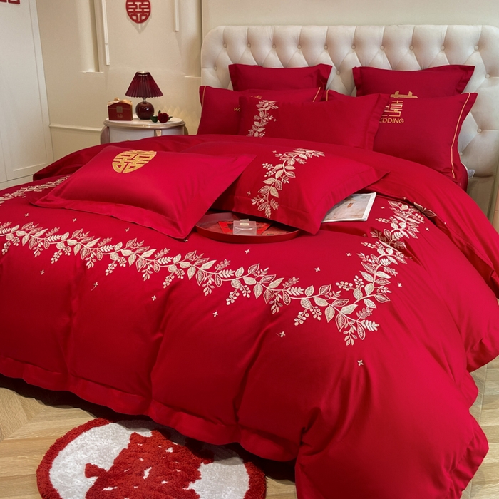 91家纺网 家纺一手货源 找家纺 欧乐蒂 2025新款亲肤棉婚庆刺绣四件套系列 秘密花园