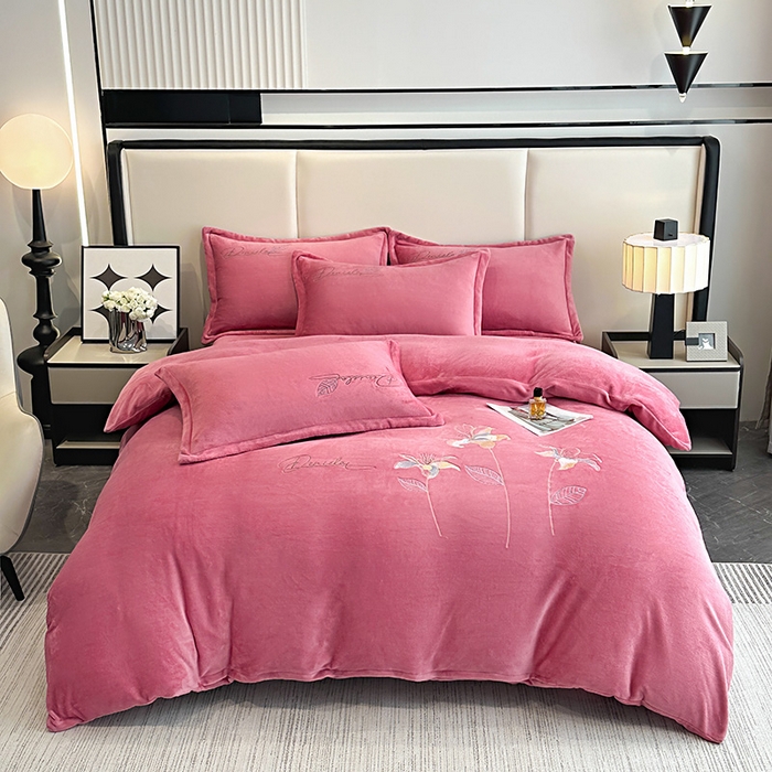 91家纺网 家纺一手货源 找家纺 陌乘坊家纺 2024新款高克重牛奶绒刺绣四件套-百合系列 百合-豆沙色