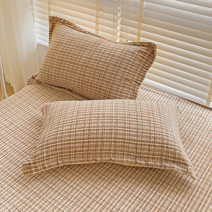 91家纺网 家纺一手货源 找家纺 简一 2024新款牛奶绒无印风ins风方格系列-单枕套 小香风荆棘-浅咖