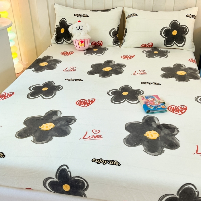 91家纺网 家纺一手货源 找家纺  星座家纺 2025新款小清新牛奶绒单床笠 爱心花朵